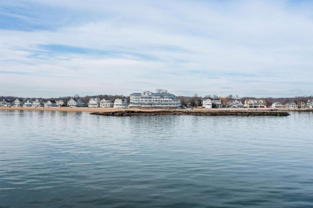 Madison Beach Hotel Curio Collection by Hilton Image 24